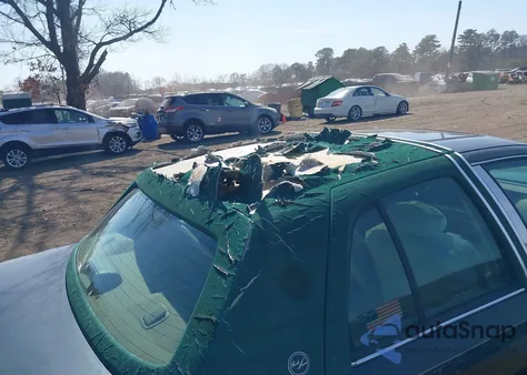 2002 Mercury Grand Marquis Gs из США, поврежденный, VIN 2MEFM74W92X666542